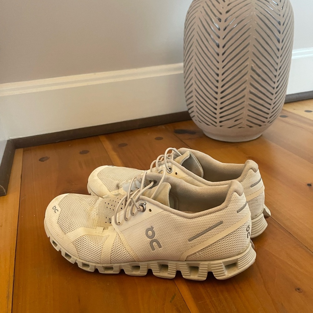 On Running Cream Sneakers